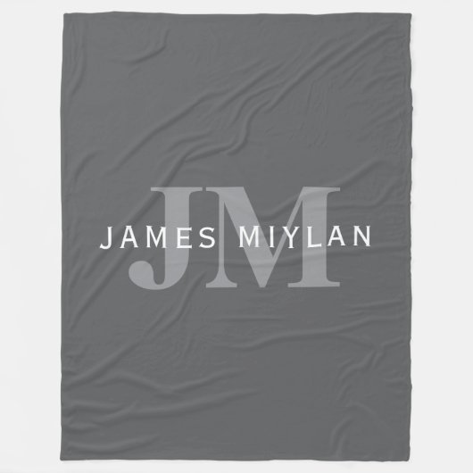 ダークモダングスタイリッシュ・グレイ・モノグラムと名前 フリースブランケット (正面)