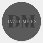 ダークモダングレーと黒の編集可能な名前とモノグラム ラウンドシール (正面)