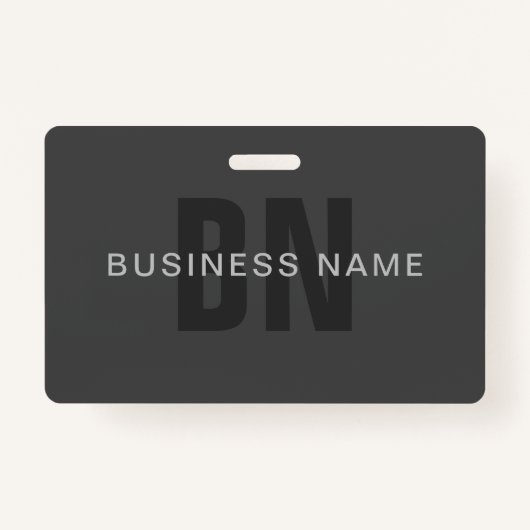 ダークモダングレー編集可能モノグラムデザインテンプレート バッジ (正面)