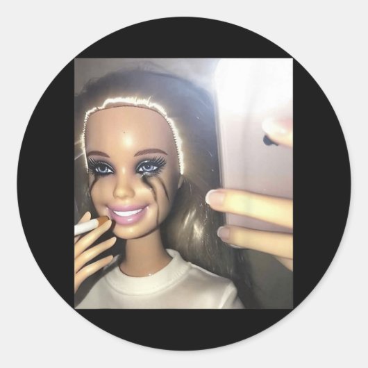 ダークユーモドール喫煙セルフィパロディ ラウンドシール (正面)