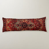 ダークレッドのオリエンタルラグデザイン ボディピロー (裏面)