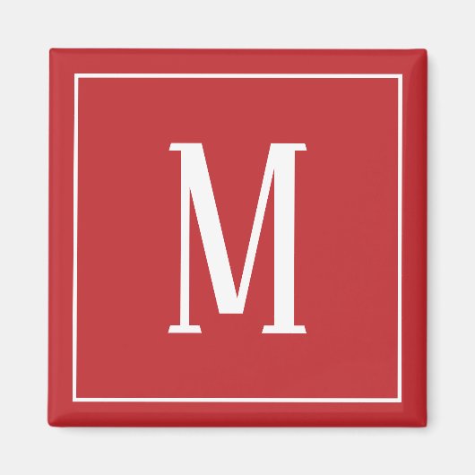 ダークレッドの正方形マグネット上のモノグラムホワイト マグネット (正面)