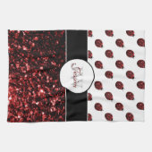 ダークレッドラディバグフェイクグリッタースパークルズモノグラム キッチンタオル (横)