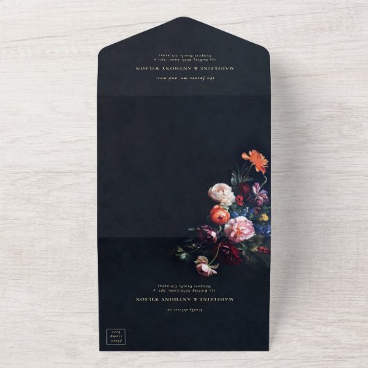 ダークロマンチックなムーディーズフローラブラック結婚フェアヤテール オールインワン招待状 (外側)
