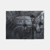 ダークヴェネツィアレインブリッジのため息の夜 フリースブランケット (正面(横))