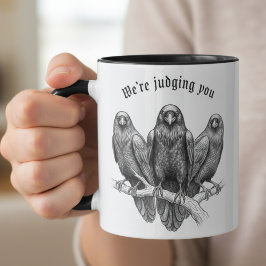 ダーク・アカデミア・ゴシックを感じる3羽のジャッジング・レイヴン マグカップ