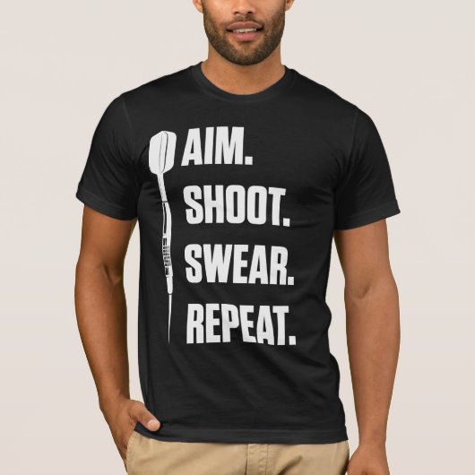 ダーツおもしろい問題ダーツボードおもしろいホビーダーツプレー Tシャツ (正面)