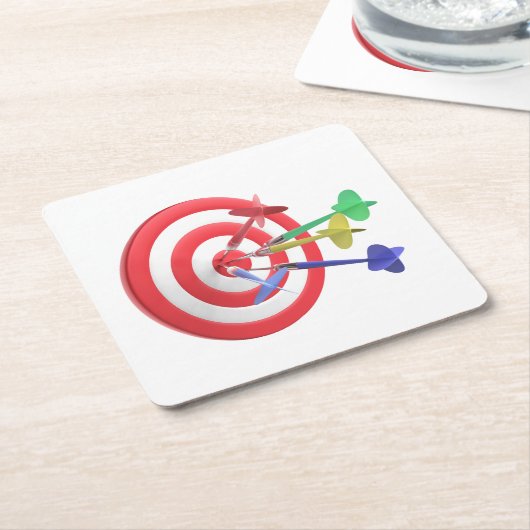 ダーツがダーツボードの中央を打つ スクエアペーパーコースター (アングル)