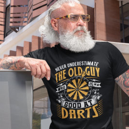 ダーツが得意なオールドガイおもしろい- Dart Tシャツ