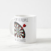 ダーツで勝った人の涙 コーヒーマグカップ (正面左)