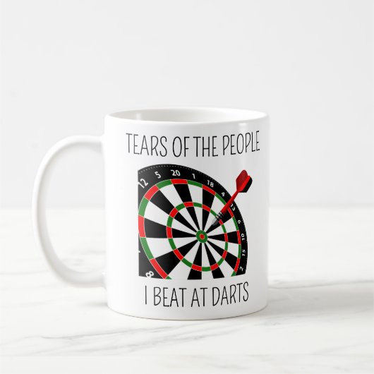 ダーツで勝った人の涙 コーヒーマグカップ (左)