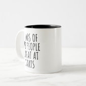 ダーツで負かした人々の涙 ツートーンマグカップ (正面左)