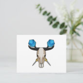 ダーツを投げる牛 ポストカード (スタンド正面)