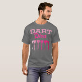 ダーツプレイヤーの女性のための面白いダーツ Tシャツ (正面フル)