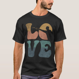 ダーツプレーヤー LOVE 楽しい Tシャツ