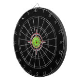 ダーツボードに固定される ダーツボード (正面右)