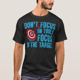 ダーツ・ダーツ・デザインのダーツ・ダーツ・ボード・ターゲット・プレーヤー Tシャツ