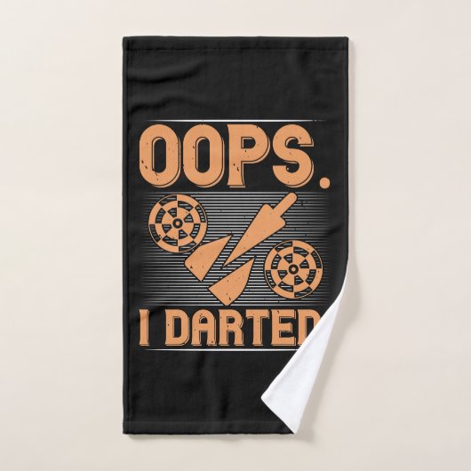 ダーツ – Oops I Darted ハンドタオル (ハンドタオル)