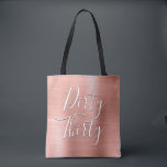 ダーティサーティ誕生日バラ金ゴールド赤面ピンク トートバッグ<br><div class="desc">ダーティ30th誕生日パーティーモダンメタリックバラ金ゴールド赤面ピンクパーティーバッグは赤面金ゴールドやピンク誕生日パーティーに最適だ。このパーティーバッグは30歳の誕生日パーティーにぴったりだ。このバッグでも年を変えられる。追加のもし一致アイテムが必要です連絡。</div>