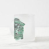 ダーティフーリガン – シャームロックとシェナニガン フロストグラスマグカップ (正面左)