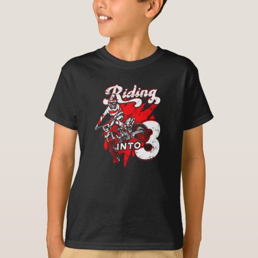 ダートバイクに乗る3 Tシャツ (正面)