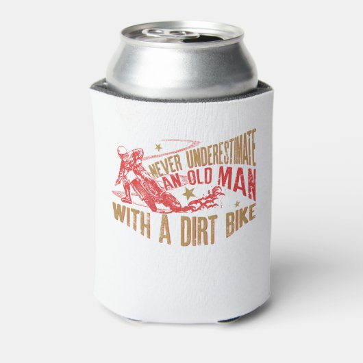 ダートバイクを持つ老人を決して過小評価しない 缶クーラー (缶裏面)