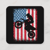 ダートバイクアメリカンフラッグモトクロスバイクもしくは自転車に乗る人メンボーイズV スクエア名刺 (裏面)