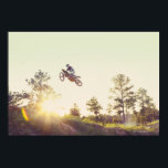 ダートバイク ポスター<br><div class="desc">アメリカ、テキサス州、オースティン、ダートバイクのジャンプ |ローレンス王 | AssetID: 119705006</div>