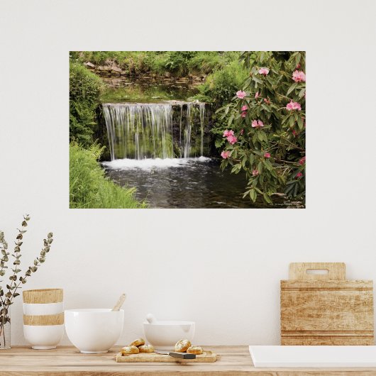 ダートムーア国立公園の小川と滝 ポスター (キッチン)
