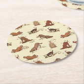 ダート掘り犬 – ビーチ休暇パターン。 ラウンドペーパーコースター (アングル)