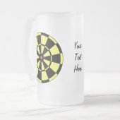 ダート盤の黄色く黒く赤い中心点 フロストグラスビールジョッキ (正面左)