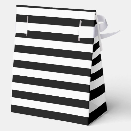 ダービースタイルの大きな赤い帽子とバラのブライダルシャワー フェイバーボックス (裏面)