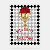 ダービーデイトロフィーとバラ歓迎 アクリルサイン (正面)
