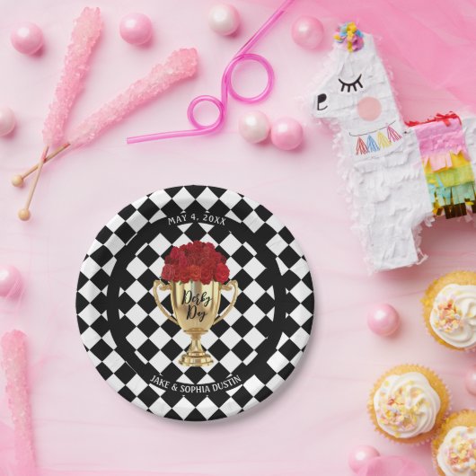 ダービーデイトロフィーとバラ ペーパープレート (パーティー)