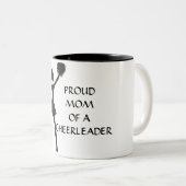 「チアリーダーの誇りを持ったママ」のマグカップ ツートーンマグカップ (正面右)