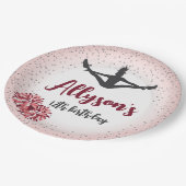 チアリーティング誕生日パーティー、任意の年齢ピンク ペーパープレート (アングル)