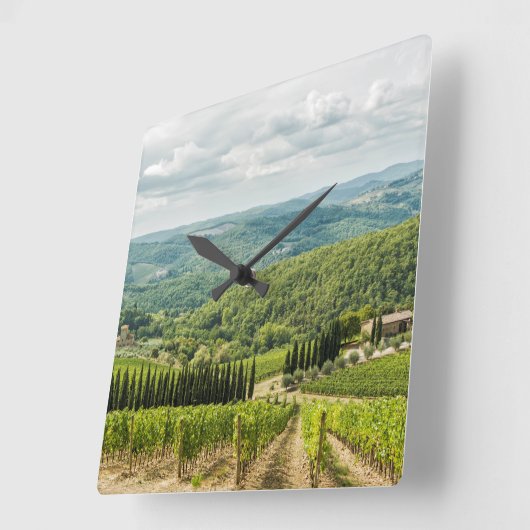 チアンティの朝のブドウ園の風景。 スクエア壁時計 (傾斜)