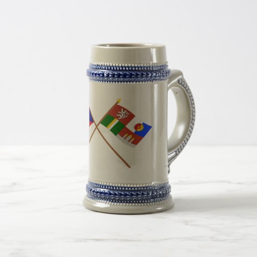 チェコおよび南ボヘミアによって交差させる旗 ビールジョッキ (正面右)