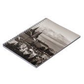 チェコの聖ヴィタス大聖堂を持つプラハ城  ノートブック (左側)