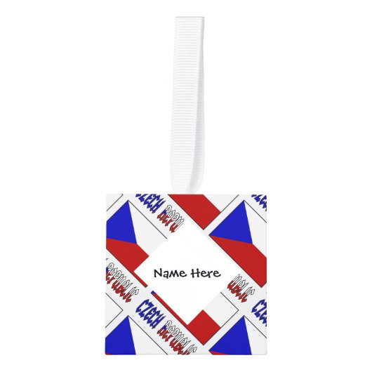 チェコ共和国とチェコ国旗のタイルを使用したパーソナライズギフト キューブオーナメント (正面)