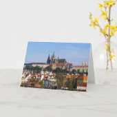 チェコ共和国の旧市街とプラハ城の眺め カード (黄色い花)