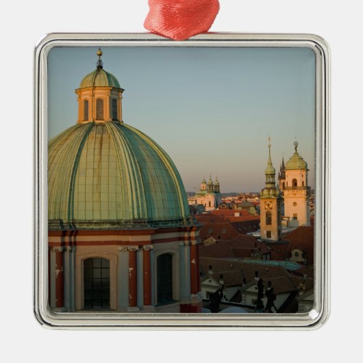 チェコ、プラハ、サンフランシス教会堂 メタルオーナメント (正面)