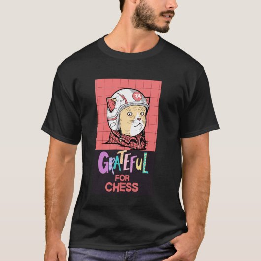 チェスに感謝する可愛い猫 Tシャツ (正面)