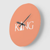 チェスのキングピースを持つ王 ラージ壁時計 (傾斜)