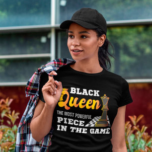 チェスのゲーム黒王女最強アフリカ女性 Tシャツ