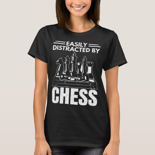 チェスのスポーツ選手Coaおもしろいに簡単に気を取られる Tシャツ (正面)