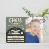 チェスのトーナメント誕生日パーティグリーンテーマ写真 招待状 (スタンド正面)