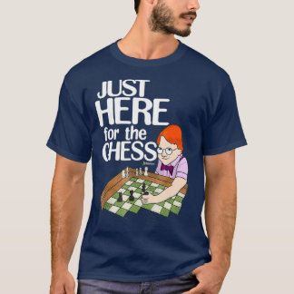 チェスのネディのファンのためのここおもしろいのChesscom Tシャツ