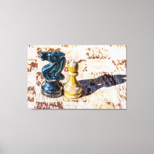 チェスのポーンと騎士 – 退役軍人 キャンバスプリント (正面)