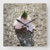 チェスのポーンの花 スクエア壁時計 (正面)